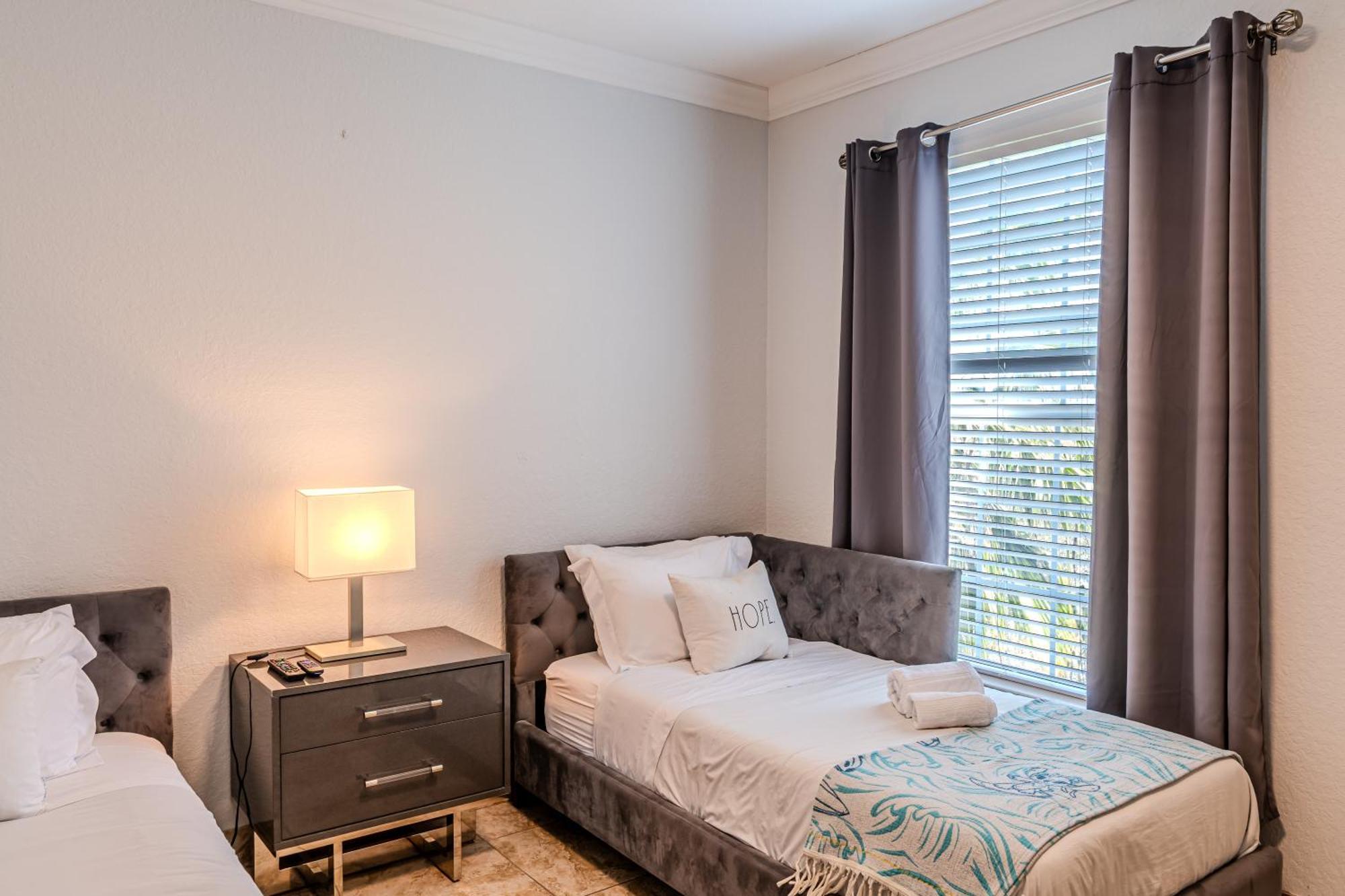 Apartment 3 Bedroom In Tuscana Resort , 15" From Disney 키시미 외부 사진